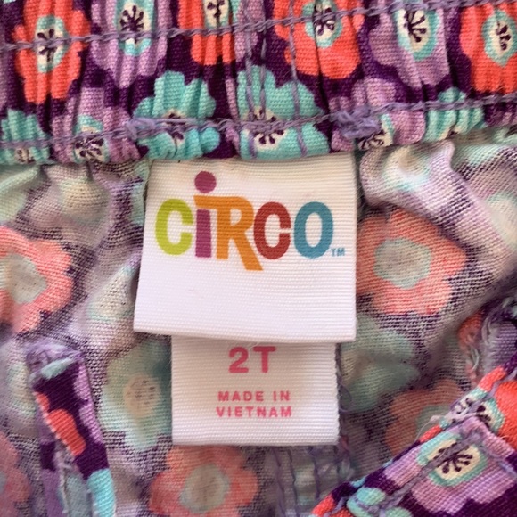 Circo Button Front Shorts Flower Print 2T - Picture 3 of 3